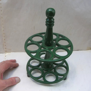 Porte-œufs en métal robuste idéal pour une utilisation en cuisine offrant une stabilité, une durabilité et un placement équilibré des œufs - Product Image 1