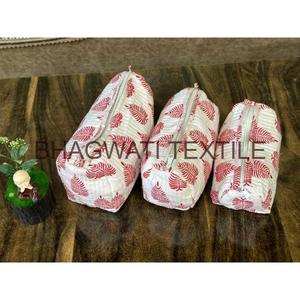 Manufacturer Wholesaler Quilted Cotton Floral Makeup Bag Hand Carrying <b>Pouch</b> for <b>Travelling</b> & Cosmetics Cosmetic Bags & Cases - Product Image 1