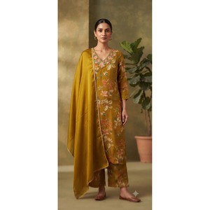 Conjunto de Kurta de Satén de Seda 100% Verde Estampado para Mujer con Dupatta y Manga Larga -WSKP206 - Product Image 1