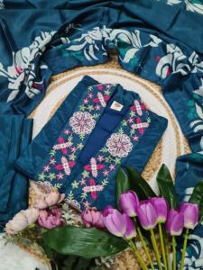 Traje de Chinon pesado de calidad superior Material Ropa étnica Premium para mujeres Bodas y fiestas Disponible para precio de exportación - Product Image 6