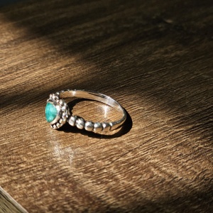 แหวนเงินสเตอร์ลิงประดับมรกตทรงหัวใจ สไตล์โบฮีเมียน ของขวัญสุดประณีตสำหรับเด็ก-งานฉลองวันครบรอบแต่งงาน - Product Image 4