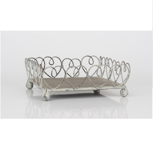 Élégant porte-serviettes carré avec finition décorative en métal, parfait pour la décoration et l'organisation élégantes de la table à manger - Product Image 5