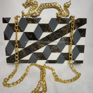 กระเป๋าใส่กล่องอะคริลิคพรีเมี่ยมแบบแฮนด์เมดกระเป๋าคลัทช์เรซินที่ทันสมัยสำหรับงานเลี้ยงแฟชั่นสไตล์บูติกหรืองานแต่งงาน - Product Image 1