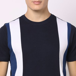 New Trend Outfit Factory Outlet Camiseta de ajuste regular para hombre Material de algodón Camiseta ligera transpirable para hombre Servicio OEM - Product Image 6