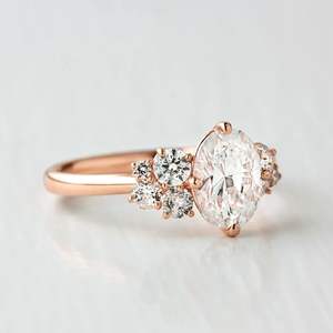 Anillo de Compromiso y Aniversario con Moissanita de Corte Oval, Anillo de Promesa de Oro Rosa Sólido de 18K, RITZIN RIH3116 - Product Image 3