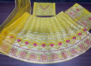 Lehenga choli สีเหลืองมะนาวแบบดั้งเดิมด้วยผ้าจอร์เจียที่เย็บด้วยโซ่สำหรับงานเทศกาลและงานแต่งงาน - Product Image 5