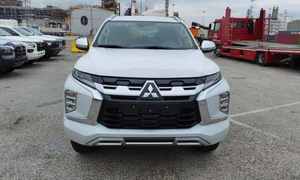 Mitsubishi Pajero Montero Sport GLS 2.4L Turbo Diesel Automatique d'occasion à faible kilométrage - Product Image 5