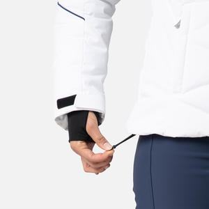 Chaqueta de esquí para mujer con ajuste personalizado Producción OEM Diseño impermeable Forro térmico y opciones de impresión de etiquetas privadas - Product Image 5
