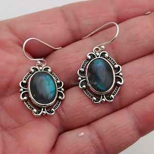 Pendientes Colgantes Boho de Plata de Ley 925 Hechos a Mano con Labradorita Natural Ovalada, Joyería de Piedra de Nacimiento, Aretes de Labradorita - Product Image 5