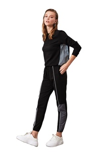 Nouveau design noir pull sweat-shirt à manches longues survêtement de sport avec un design unique ensemble de 2 pièces pour femmes - Product Image 4