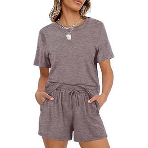 Ensemble décontracté pour femmes, t-shirt court et short, imprimé lettres tendance, doux, pour la maison, collection 2026, vente chaude - Product Image 3