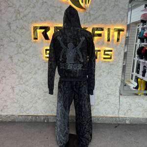 Competitive Price Unique Design Customer Demanded Low Price Zipper Tracksuit For Men Unique Style New Design Mens Tracksuits - Product Image 6
