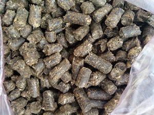 Vente en gros de briquettes de bois de pin de qualité supérieure de 6mm de diamètre granulés de balle de tournesol modèle de bâton du fabricant prêt pour l'exportation - Product Image 5