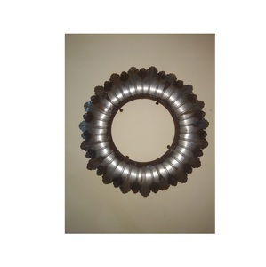 Bandeja de Servicio Moderna para Sala de Estar o Restaurante, Bandeja Multiusos de Latón con Espejo, Aplicación Funcional de Metal Dorado para Pared - Product Image 3