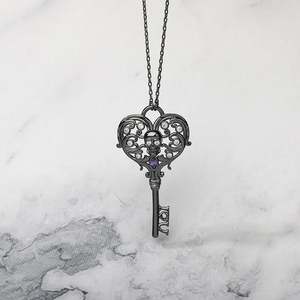 Collar con Colgante de Calavera de Plata de Ley con Diseño Romántico de Amor Eterno Jeulia - Product Image 4