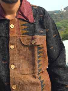 Chemise décontractée pour homme en coton tricoté 100% à manches longues, coupe ample, motif floral, style hip-hop, grande taille, collection hiver, fabriquée à la main par Kantha VIRATRA IMPEX - Product Image 3