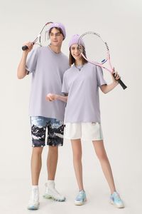 เสื้อยืดคุณภาพสูง 100% ผ้าฝ้าย ระบายอากาศได้ดี น้ำหนักเบา แขนสั้น สีพื้น แบบสั่งทำพิเศษ ผ้าไม่ถักทอ  เส้นด้ายละเอียด สำหรับผู้ชายและผู้หญิง - Product Image 2