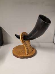 Tasses à bière de finition royale Corne à boire de boeuf fabriquée à la main avec support en métal Corne à boire Viking Tasse à bière - Product Image 5