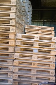 Palette en bois durable double face EPAL Euro Matériau solide en plastique et bois avec options de feuille de glissement HDPE et PP pour usage industriel - Product Image 5