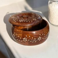 Boîte à chapati en bois élégante faite à la main avec couvercle à motif floral sculpté, cuillères, préservation de la fraîcheur - Décoration de cuisine indienne, prix de gros