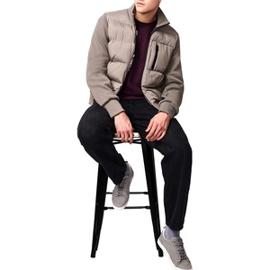 Chaqueta de Plumón Personalizada al por Mayor de Alta Calidad para Hombre, Cuello Alto, con Capucha, Nailon/Soft Shell/Poliéster, Informal, para Exteriores, Invierno, OEM - Product Image 3