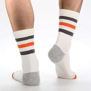 Chaussettes de baseball tendance de haute qualité, logo personnalisé, tricotées en spandex/polyester, respirantes, antidérapantes, séchage rapide, couleurs personnalisées - Product Image 1