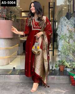 Tenue traditionnelle indienne Viscose Chanderi avec broderie SequenceCodding Work Heavy Design Salwar kameez Suit for Wedding Wear - Product Image 2