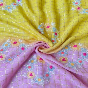 Sari VASTRA COTTAGE de georgette pura con cuadros amarillo y rosa, bordado con lentejuelas, elegante para fiestas y ocasiones festivas para mujer. - Product Image 4