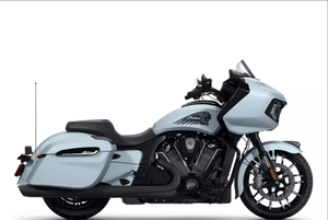 Motocyclette Indian Cruiser Challenger Dark Horse 112 avec système audio PowerBand Frost S à vendre - Product Image 5