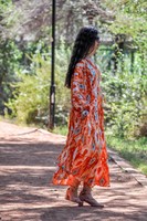 Tendance Top Sun Kissed Beauty Orange Slouchy Gypsy Dress pour les évasions d'été Floral Maxi Dress Femmes élégantes Robes à manches longues