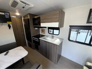 รถบ้านมือสอง ปี 2025 รุ่น Ve-n-t-u-re Rv Sonic 190VRB พร้อมขาย - Product Image 2