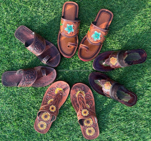 Chanclas informales de piel de vaca con estilo occidental para mujer, hechas a mano, auténticas, informales, para exteriores, calzado plano marrón, sandalias con punta abierta - Product Image 4