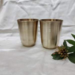 Auténtico Juego de Jarras Modernas de Latón Puro Ayurvédico, Natural, Antimicrobiano, Ecológico y Reutilizable, Artículos de Latón Tradicionales de la India - Product Image 3