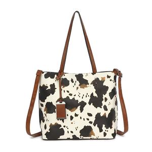 Sacs à main exclusifs pour femmes en cuir de vache véritable, fourrure sur peau, faits à la main, sac fourre-tout - Product Image 1