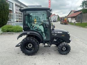 Livraison gratuite - Tracteur compact SOLIS 26 HST 26HP 4 roues motrices, moteur diesel 3 cylindres, transmission hydrostatique, capacité de levage de 775 kg, utilisation en ferme et en verger - Product Image 1
