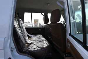 NUEVO TOYOTA LAND CRUISER 76 HARDTOP LX 2025, 5KM, 5 PLAZAS, 6 CILINDROS, TRANSMISIÓN AUTOMÁTICA - Product Image 4