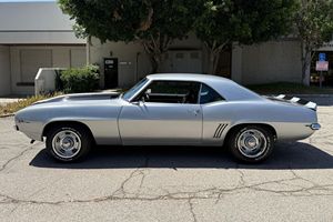 Chevrolet Camaro Z/28 Coupé de 1969, Usado en Buen Estado, con Motor V8 de 6.2 Litros de Camaro 2010, Transmisión Manual de 6 Velocidades, Varias Modificaciones - Product Image 2