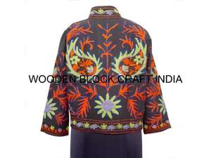 Chaqueta Bordada Suzani de Tela de Pato Hecha a Mano para Mujer, Abrigo Corto Acolchado de Algodón para Invierno, Diseño para Fiestas - Product Image 5