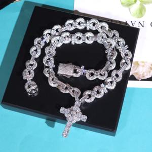 Cadena Cubana Hip Hop con Diamantes de Moissanita Incoloros de Corte Baguette y Redondo en Plata 925, Collar con Colgante de Cruz - Product Image 4