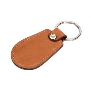 Porte-clés de voiture en cuir véritable PU personnalisé avec logo simple et initiale gravée - Product Image 5