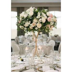 Centro de mesa de metal con acabado en polvo dorado de primera calidad para un elegante estilo de Mesa para el hogar y eventos - Product Image 1