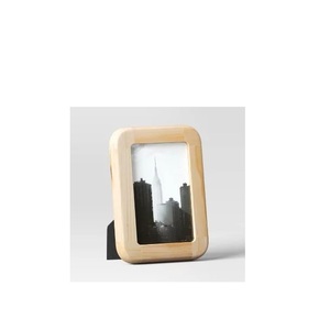 Marco de fotos de madera hecho a mano que realza los recuerdos auténticos, elegante opción de decoración para espacios de vida modernos y tradicionales. - Product Image 3