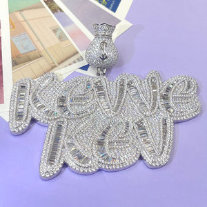 จี้และเครื่องประดับฮิปฮอปแบบไอซ์เอาท์ สีโรสโกลด์ ประดับเพชรโมอิสซาไนต์ทรงบาแก็ตต์คุณภาพ VVS  จี้สลักชื่อตามสั่ง สำหรับงานปาร์ตี้ - Product Image 5