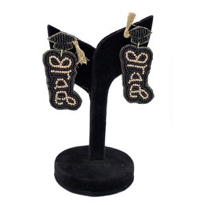 Boucles d'oreilles perlées GRAD à la mode pour femmes 2024 Lycée Collège Graduation Déclaration Lettres Bois Gland Mariages Autre Mariage - Product Image 6