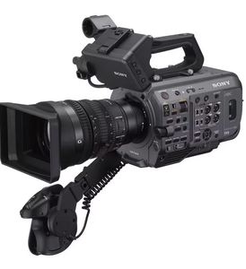 Système de caméra XDCAM 6K plein format PXW-FX9K avec objectif 28-135 mm F-4 G OSS - Product Image 3