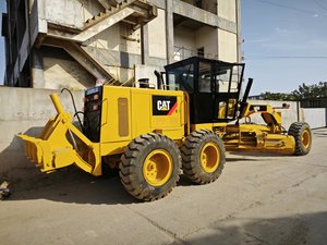 Le Japon et la Chine ont fabriqué une niveleuse d'occasion bon marché Caterpillar 140H à vendre à Shanghai - Product Image 6