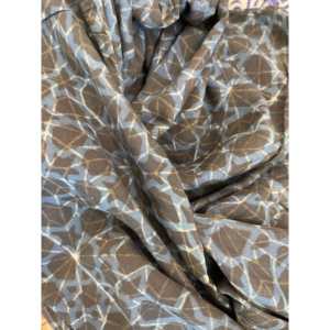 Calentador de cuello de muselina fina Ajrakh con estampado de reflexiones dibujadas a mano - Product Image 1