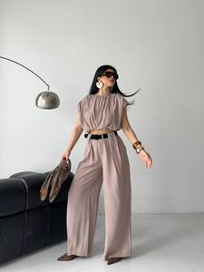 Ensemble pantalon deux pièces personnalisable pour femme, col halter, sans manches, longueur genou, en polyester, fabriqué en Turquie - Product Image 2