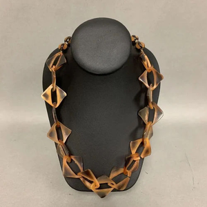 Authentique collier ethnique sculpté à la main en corne de buffle Collection de bijoux en corne tribale pour hommes et femmes Naturel par glowin fashion - Product Image 2