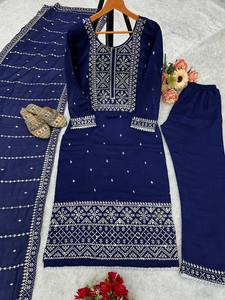 Ensemble Kurti de travail de séquence de broderie de soie lourde de dernier concepteur par FabZone vêtements indiens et pakistanais - Product Image 3